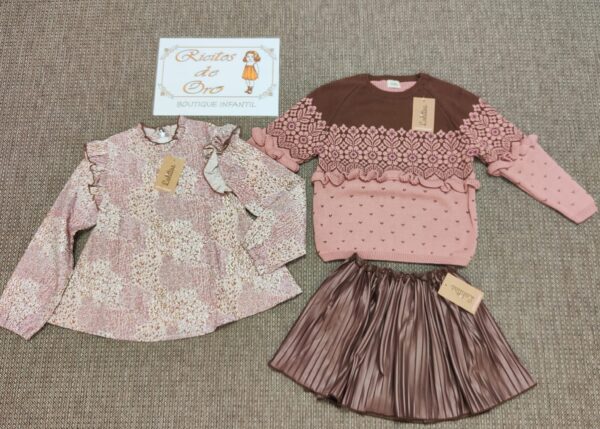 CONJUNTO JERSEY, CAMISA Y FALDA ERIZO de LOLITTOS, invierno 2025
