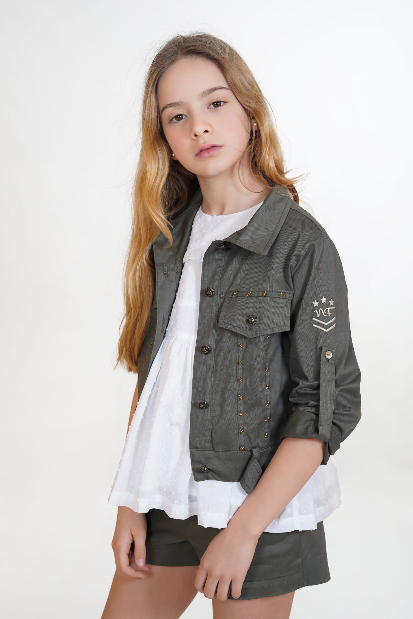 CAZADORA CORTA OLIVO de NOMA FERNANDEZ, verano 2026