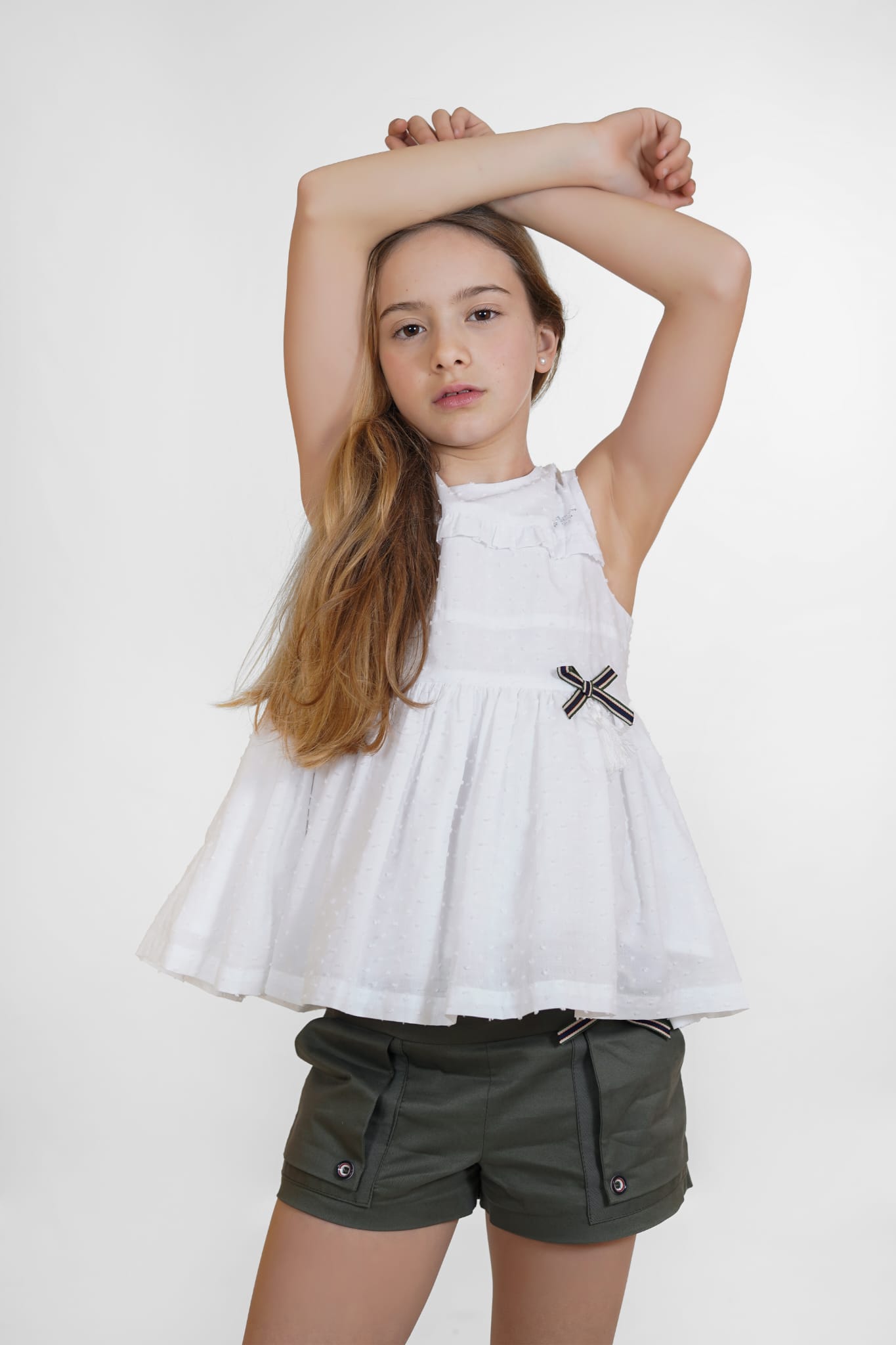 SHORT CON BLUSON OLIVO de NOMA FERNANDEZ, verano 2026