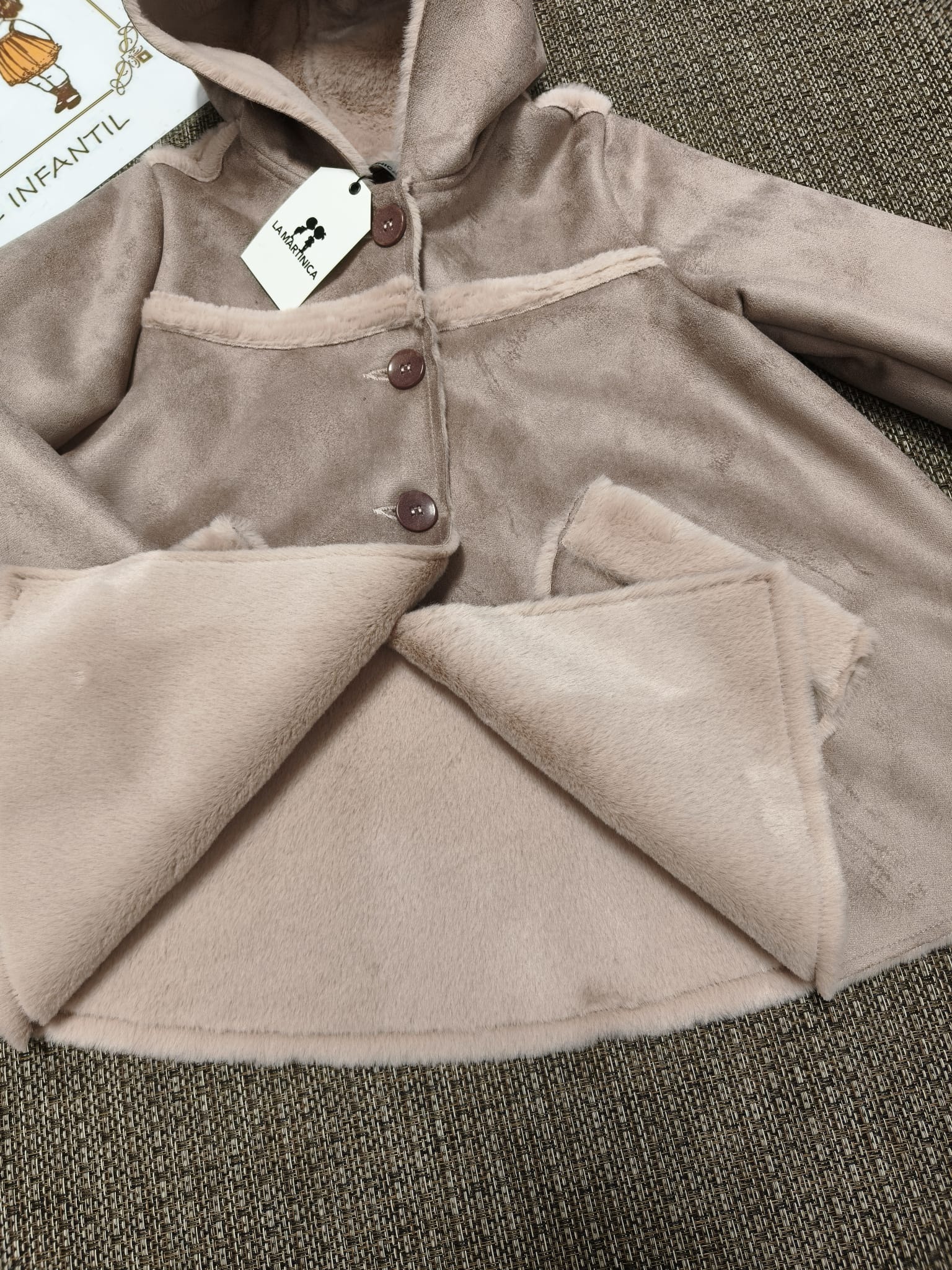 PELLIZA CON CAPUCHA ROSA EMPOLVADO de LA MARTINICA, invierno 2026 - Imagen 2